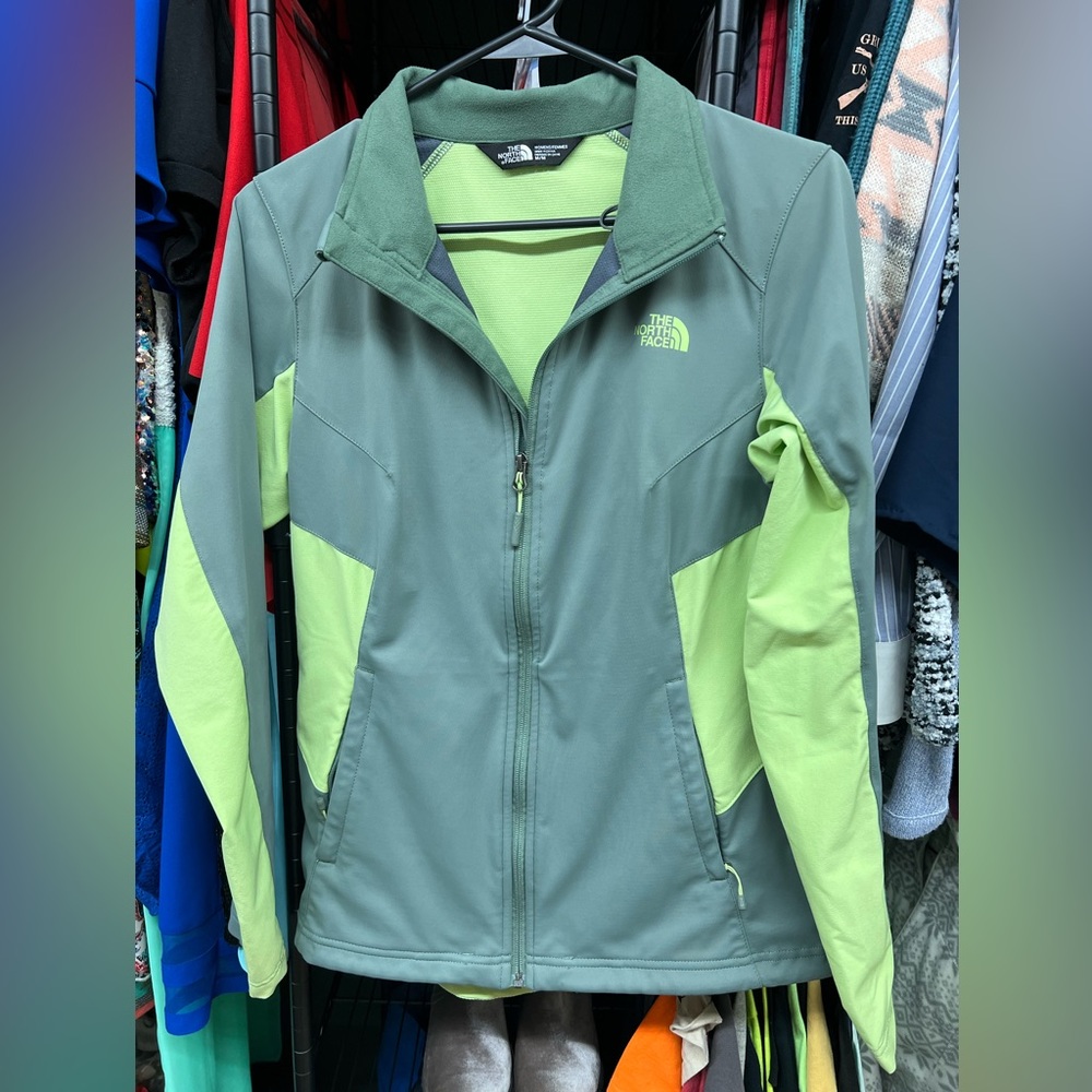 North face wind jacket